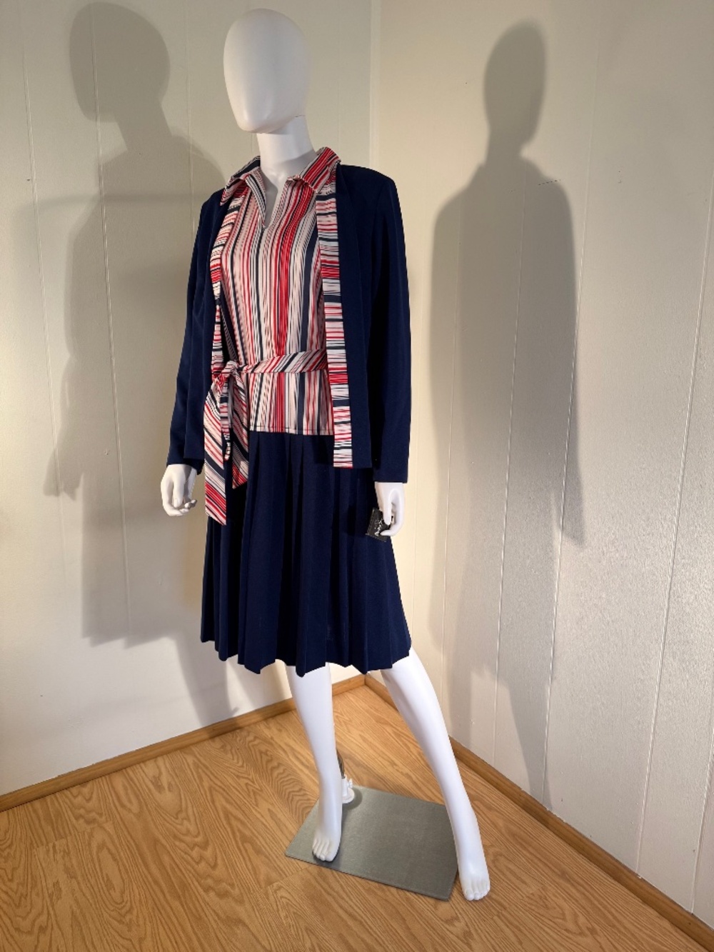 VTG Bleeker St Pleated Dress Jacket Set Flight Attendant Chic RW&B Size 16